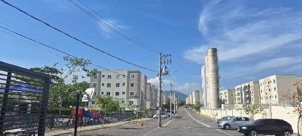 Apartamento em Rio de Janeiro, Inhoaiba, Rua Campo Grande, N. 3740, Apto 501, Bl 16, RJ. Área: 45m2