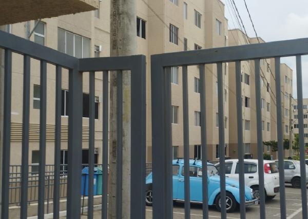 Apartamento em Rio de Janeiro, Santa Cruz, Rua Aporuna, N. 111, Apto 301, Bl 03, RJ. Área: 41.27m2