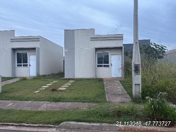 Casa em Ribeirão Preto, Jardim Regatas, Rua Maria Helena Ricci Camperoni, N. 255,, SP. Área: 44.16m2