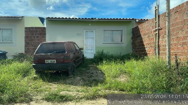 Casa em Santa Cruz do Capibaribe, Malhada Do Meio, Rua Marielle Franco, N. 308, Qd P  Lt 26 Viana Moura, PE. Área: 46.3m2