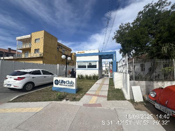 Apartamento em Pelotas, Tres Vendas, Avenida Fernando Osorio, N. 4200, Apto 101, Bl H Vg 261, RS. Área: 45.22m2