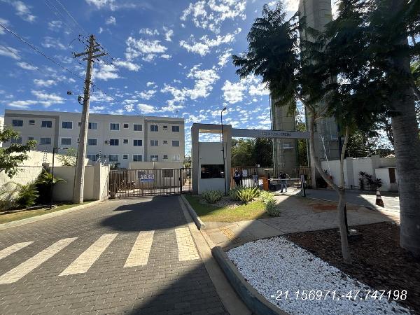 Apartamento em Ribeirão Preto, Jardim Ouro Branco, Rua Professor Aylton Ricoy De Oliveira, N. 925, Apto 202, Bl 17, SP. Área: 44.57m2