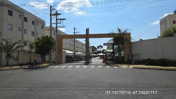 Apartamento em Ribeirão Preto, Jardim Ouro Branco, Rua Professor Aylton Ricoy De Oliveira, N. 605, Apto 401, Bl 05 Box 105, SP. Área: 40.82m2