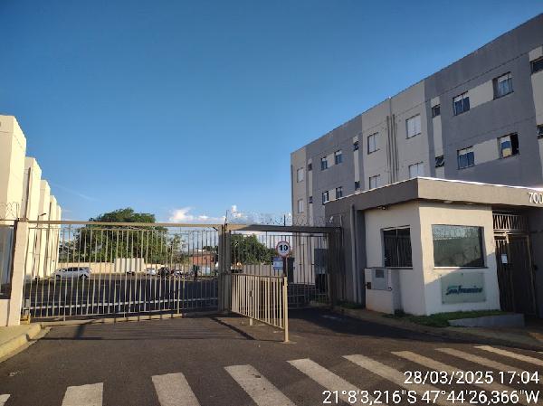 Apartamento em Ribeirão Preto, Jardim Diva Tarla De Carvalho, Rua Ademir Spagnol Miluzzi, N. 700, Apto 31, Bl B Torre 1, SP. Área: 44m2