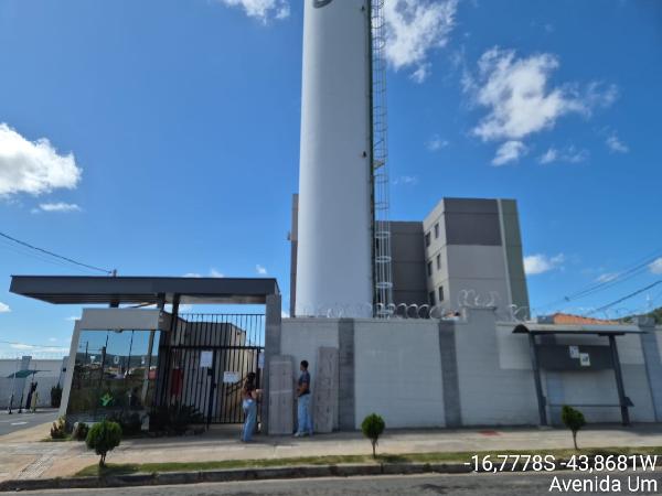 Apartamento em Montes Claros, Residencial Sul Jacarandas, Avenida Um, N. 701, Apto 403, Bl 04, MG. Área: 42.9m2
