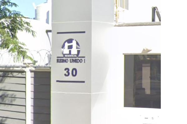 Apartamento em Rio de Janeiro, Santa Cruz, Rua Itatinga, N. 30, Apto 502, Bl 13 Lt 01, RJ. Área: 43.22m2