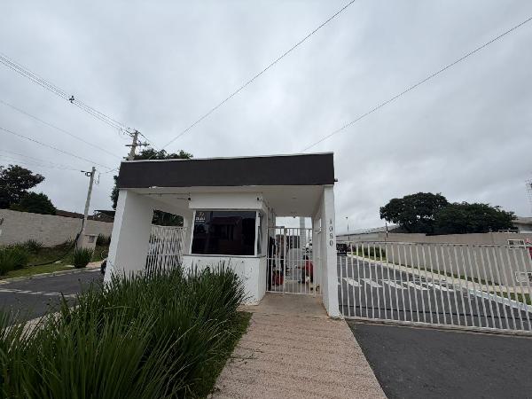 Apartamento em Campo Largo, Ouro Verde, Rua Caetano Munhoz Da Rocha, N. 1080, Apto 305, Bl10 Vg 381, PR. Área: 40.31m2