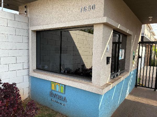 Apartamento em Londrina, Jardim Maria Celina, Avenida Rosalvo Marques Bonfim, N. 1650, Apto 404, Bl 03 Vg 99, PR. Área: 48.96m2