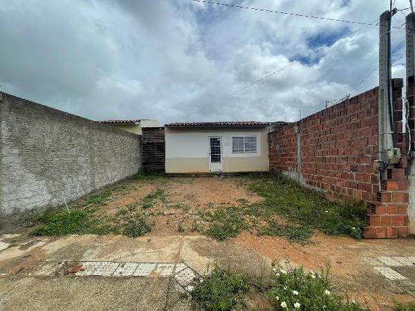 Casa em Belo Jardim, Euno Andrade Da Silva, Rua Roseli Maria De Lira Silva (Antiga Rua Projeta, N. 71, Lt 18, Qd 43, PE. Área: 40m2