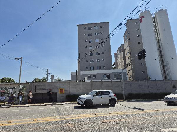 Apartamento em São Paulo, Dist Itaquera, Avenida  Adriano Bertozzi, N. 850, Apto 67, His- 2 Bloco 1, SP. Área: 40.2m2