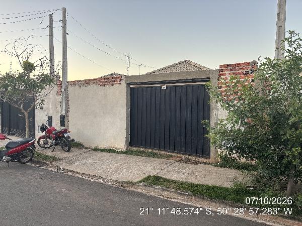 Casa em Araçatuba, Conjunto Habitacional Luana Ii, Rua Antonio Falcetti, N. 108, Lt 27 Qd B, SP. Área: 44.82m2