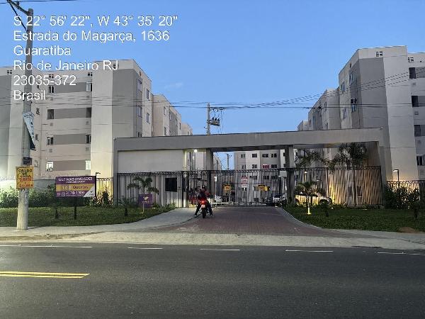 Apartamento em Rio de Janeiro, Guaratiba, Estrada Do Magarça, N. 1553, Apto 304, Bl 02, RJ. Área: 42.3m2