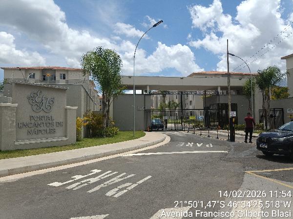 Apartamento em Poços de Caldas, Loteamento Residencial Tiradentes, Avenida Francisco Gilberto Blasi, N. 50, Apto 402, T 2, Pav 4, MG. Área: 51.96m2