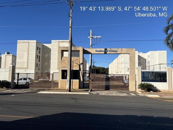 Apartamento em Uberaba, Vila Arquelau, Rua Outono, N. 250, Apto 304, Bl 17 Vaga 197, MG. Área: 39.3m2