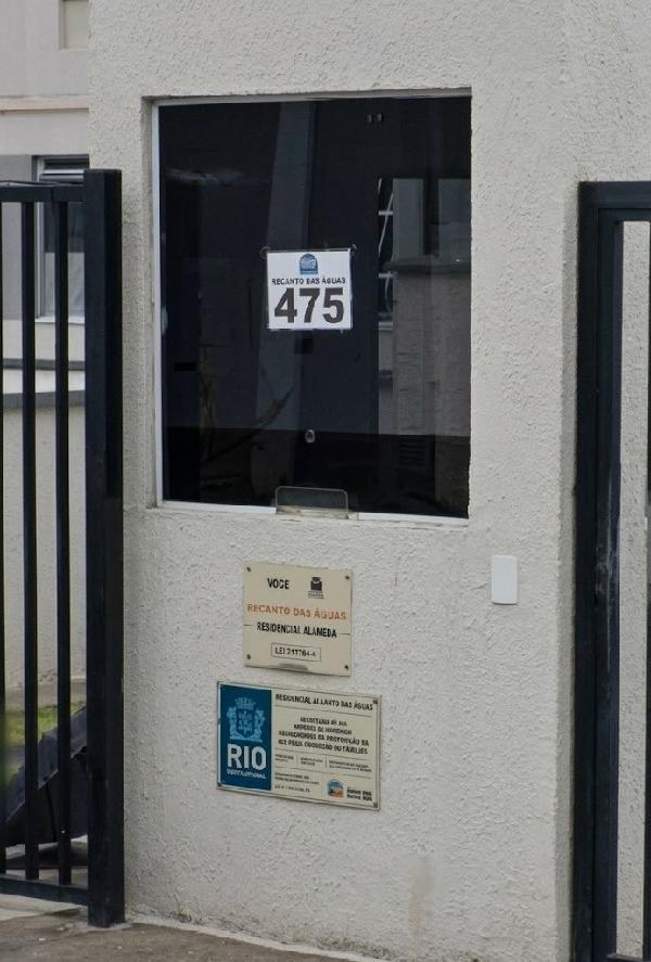 Apartamento em Rio de Janeiro, Santa Cruz, Rua Aporuna, N. 475, Apto 204, Bl 14, RJ. Área: 43.22m2