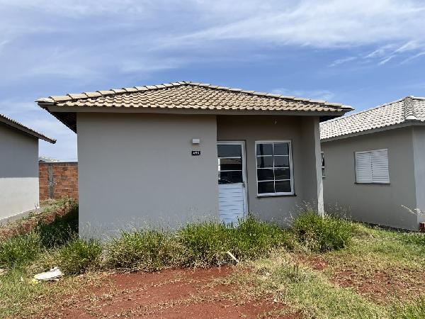 Casa em Arapongas, Gleba Arapongas, Rua Macarico Grande De Perna Amarela, N. 424, Qd 09, Lt 18, PR. Área: 43.85m2