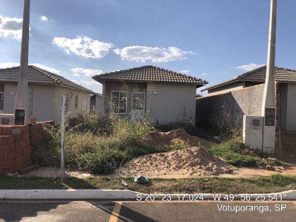 Casa em Votuporanga, Parque Esplanada, Rua 15, N. 2351, Qd 01 Lt 31, SP. Área: 43.85m2