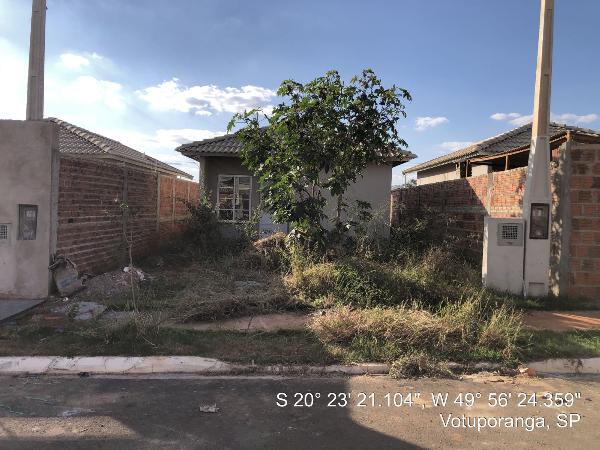 Casa em Votuporanga, Jardim Morada Do Sol, Rua 22, N. 2327,, SP. Área: 43.85m2